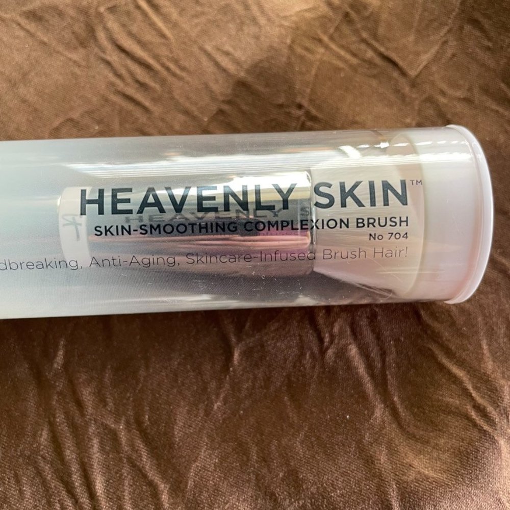 It Cosmetics Heavenly Skin Complexion Brush